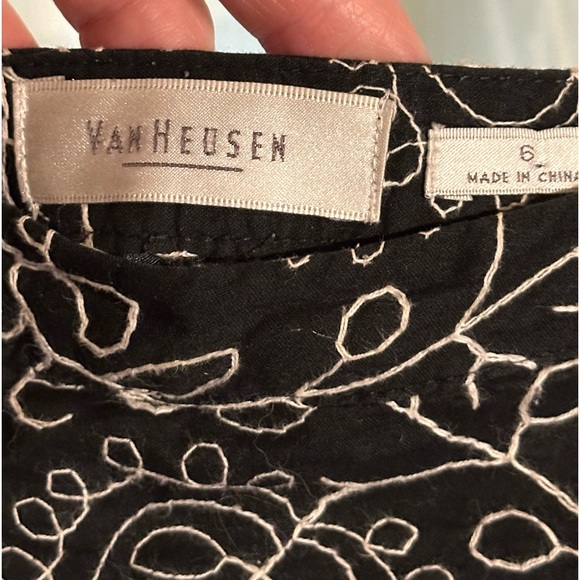 Van Heusen Black Cream Embroidered A line Skirt Side Invisible Zipper Size 6 - Picture 3 of 7